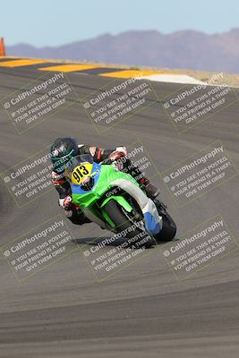 media/Oct-30-2022-CVMA (Sun) [[fb421c3cec]]/Race 5 Amateur Formula Middleweight/